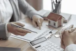 Adapundi vs Kredit Pintar